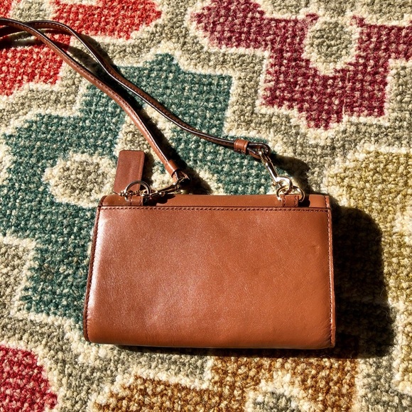 *BNWOT* Coach Phone Crossbody - Picture 4 of 5